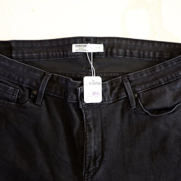 Levi’s Signature Mid-Rise Skinny Jeans 👖 – Black Size 20L (W35 L32) - Picture 3 of 7